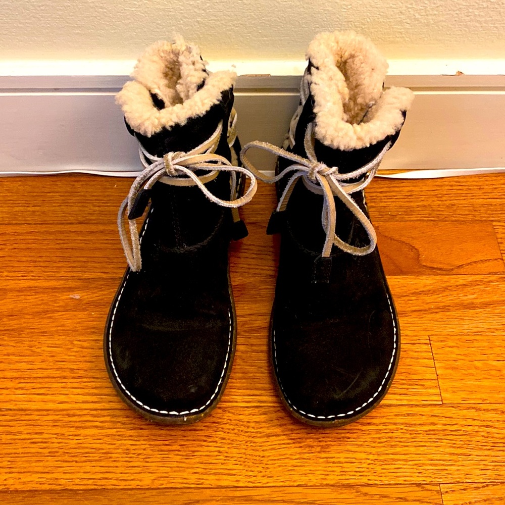 UGG ‘cove’ suede booties, never worn!